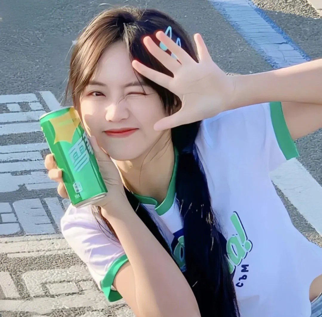 号舱房的女人